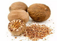 several brownish dried seeds of Semen Myristicae