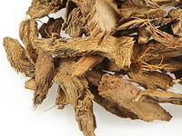 dries herb slices and segments of Obscured Homalomena Rhizome in a pile