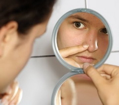 Postpartum blackness of mouth and nose